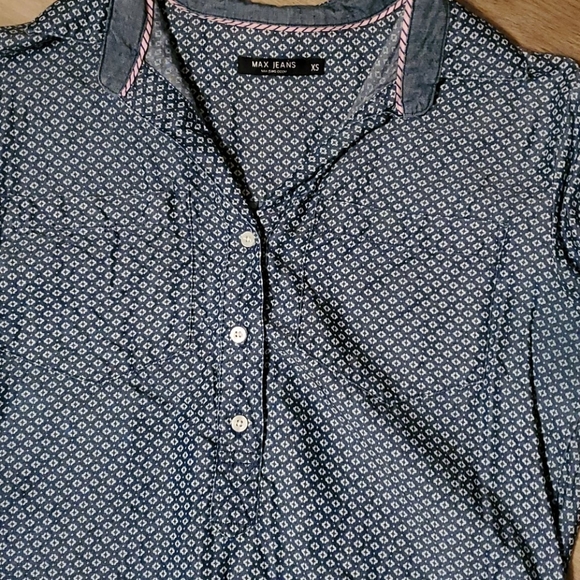 Button down - Picture 2 of 4
